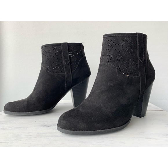 COPY - Qupid | Lazer cut black suede healed western booties - Picture 3 of 11